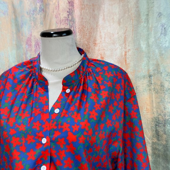 New๐Floral Blouse Button down with long Sleeves - Picture 3 of 12